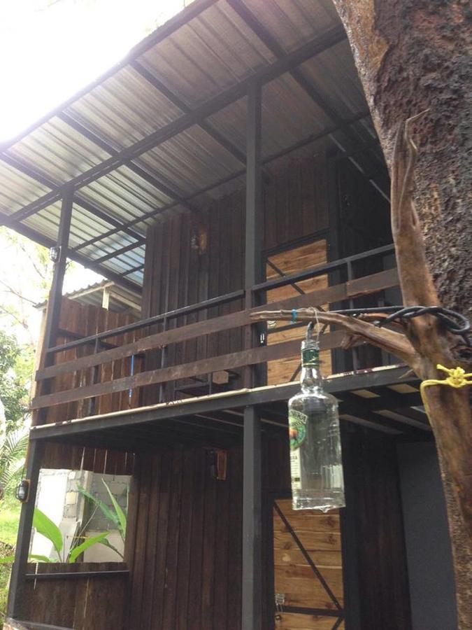 The Shadow House & Bar Hotel Koh Phayam Buitenkant foto
