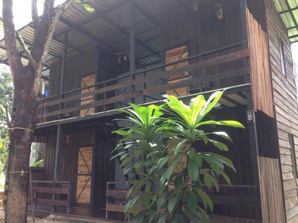 The Shadow House & Bar Hotel Koh Phayam Buitenkant foto
