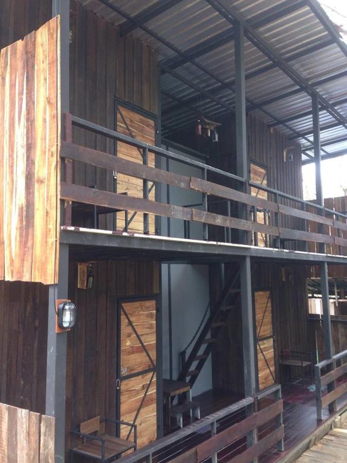 The Shadow House & Bar Hotel Koh Phayam Buitenkant foto